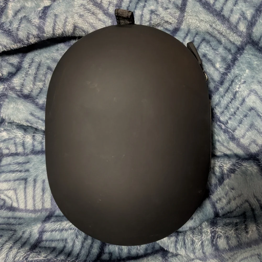 Beats Black Hard-Shell Headphone Case (EUC) - Picture 5 of 7